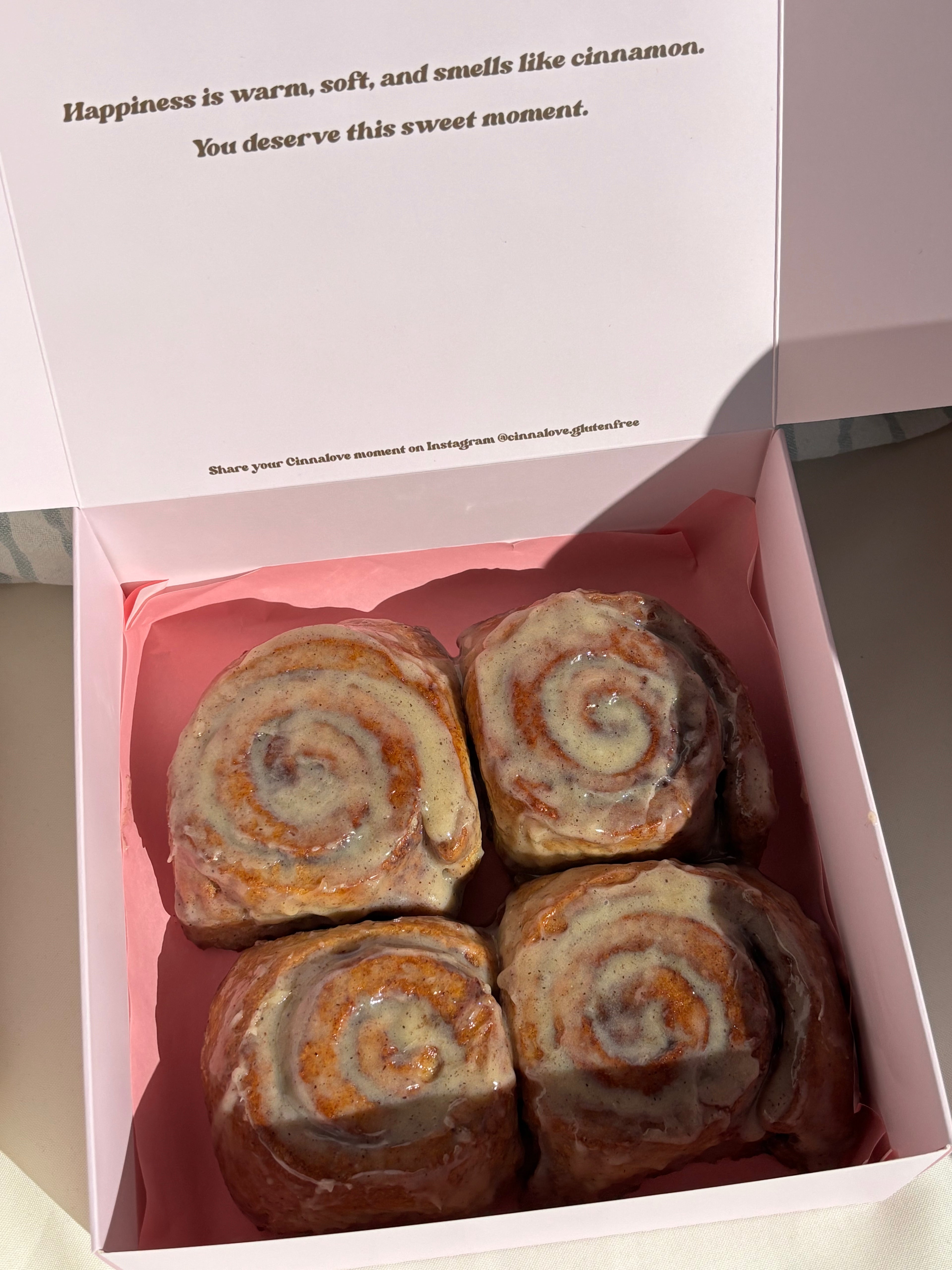 Cinnamon Rolls Box